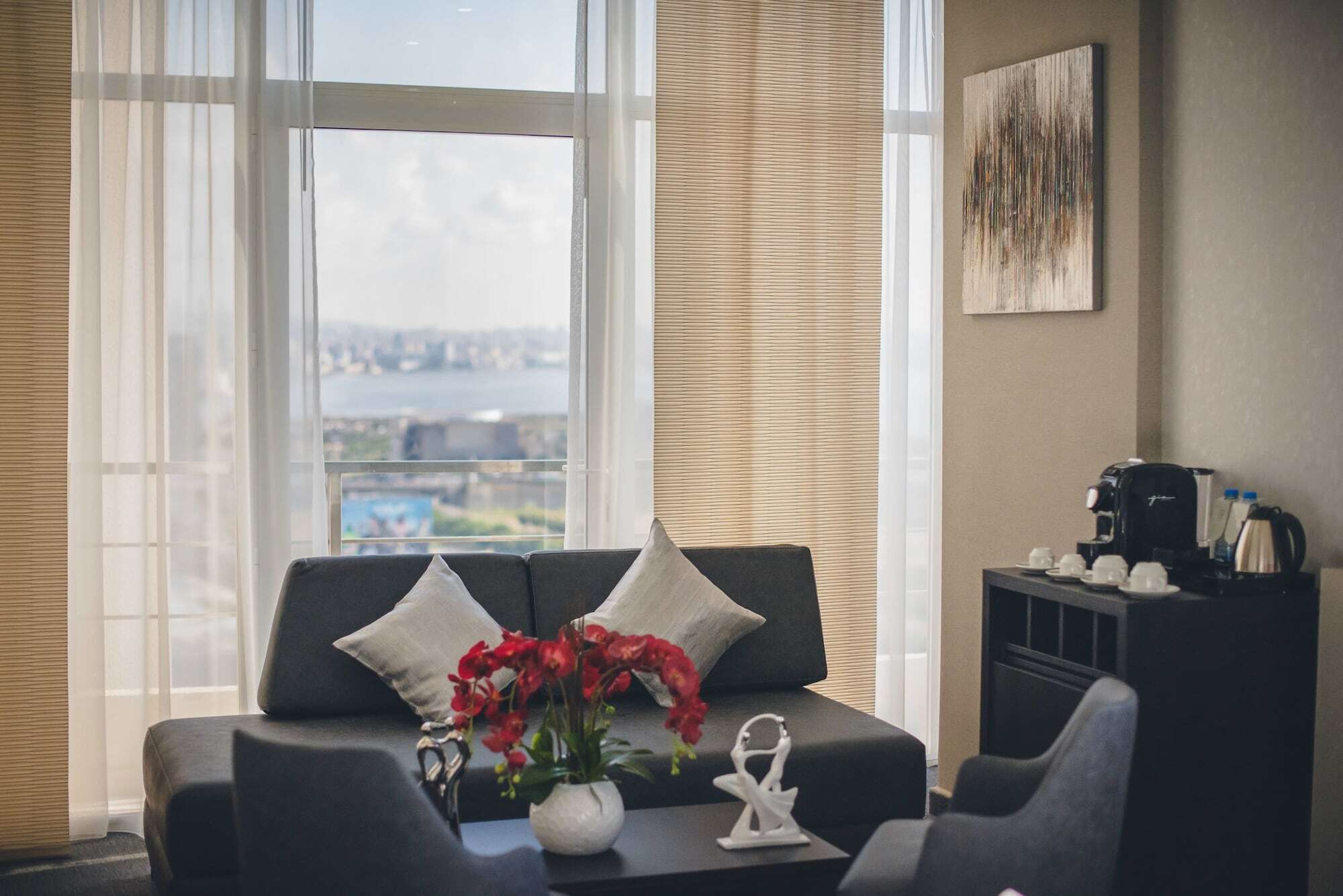 Louis V Hotel Бейрут Экстерьер фото