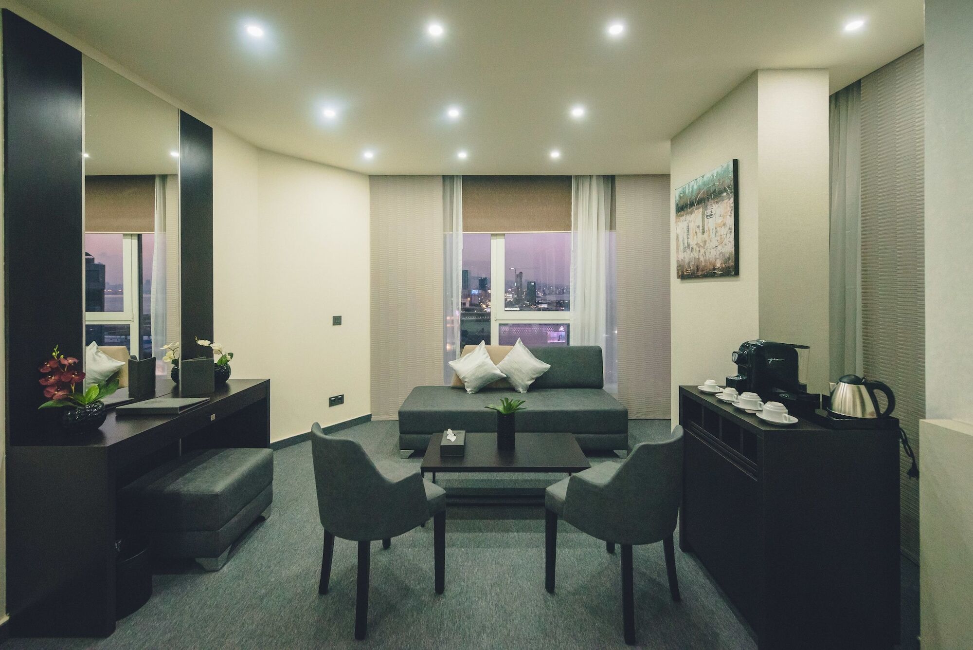 Louis V Hotel Бейрут Экстерьер фото